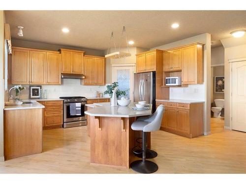 7787 Springbank Way Sw, Calgary, AB - Indoor Photo Showing Kitchen