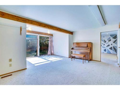 408 3 Street, Cochrane, AB - Indoor Photo Showing Other Room