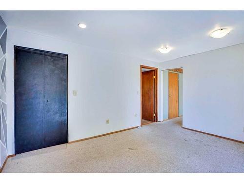 408 3 Street, Cochrane, AB - Indoor Photo Showing Other Room