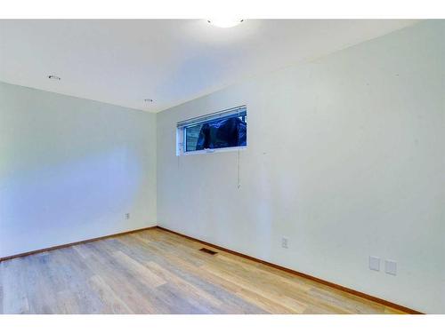 408 3 Street, Cochrane, AB - Indoor Photo Showing Other Room