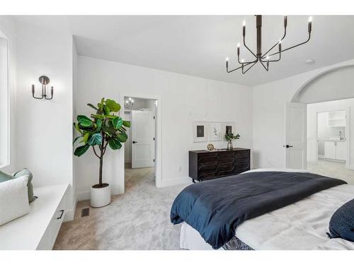 4804 5 Avenue Sw, Calgary, AB - Indoor Photo Showing Bedroom