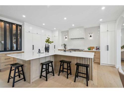 4804 5 Avenue Sw, Calgary, AB - Indoor Photo Showing Kitchen With Upgraded Kitchen