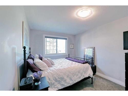 2417 53 Avenue Sw, Calgary, AB - Indoor Photo Showing Bedroom