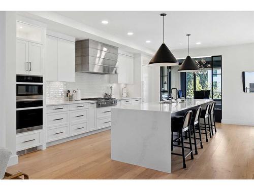 22 Alexandria Green Sw, Calgary, AB - Indoor Photo Showing Kitchen With Upgraded Kitchen