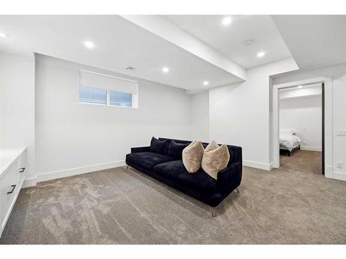 22 Alexandria Green Sw, Calgary, AB - Indoor