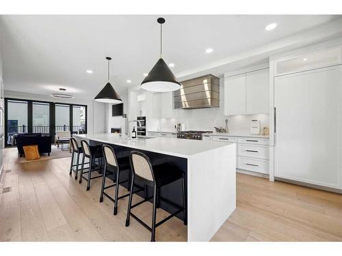 22 Alexandria Green Sw, Calgary, AB - Indoor Photo Showing Kitchen With Upgraded Kitchen