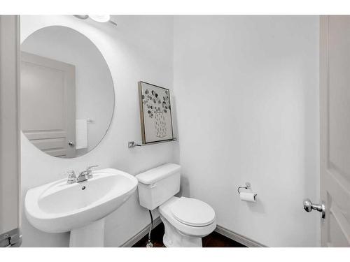 118 Aspen Hills Drive Sw, Calgary, AB - Indoor Photo Showing Bathroom