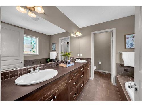 118 Aspen Hills Drive Sw, Calgary, AB - Indoor Photo Showing Bathroom