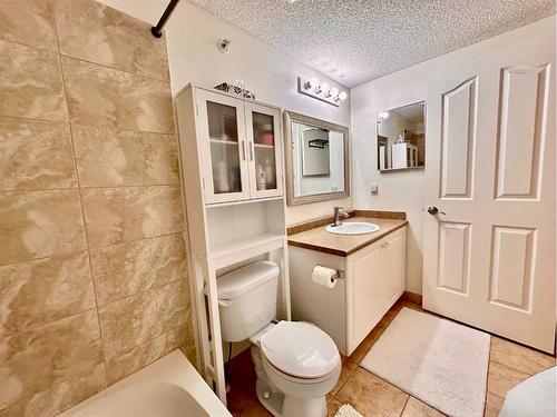 417-3000 Somervale Court Sw, Calgary, AB - Indoor Photo Showing Bathroom