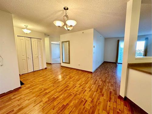 417-3000 Somervale Court Sw, Calgary, AB - Indoor Photo Showing Other Room