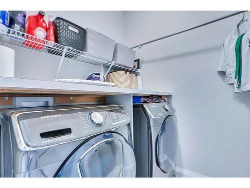 59 Osborne Common Sw, Airdrie, AB - Indoor Photo Showing Laundry Room