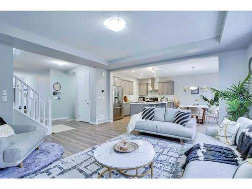 59 Osborne Common Sw, Airdrie, AB - Indoor Photo Showing Living Room