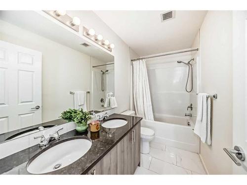 3418-298 Sage Meadows Park Nw, Calgary, AB - Indoor Photo Showing Bathroom