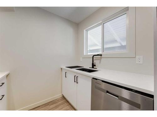 606-2520 Palliser Drive Sw, Calgary, AB - Indoor Photo Showing Kitchen