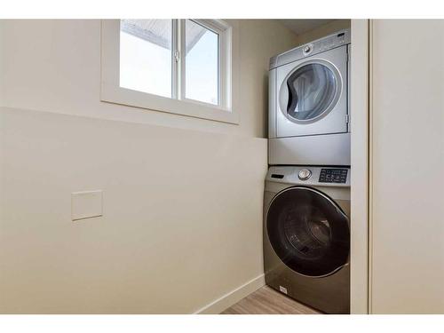 606-2520 Palliser Drive Sw, Calgary, AB - Indoor Photo Showing Laundry Room