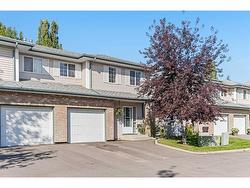 17 Sierra Morena Villas SW Calgary, AB T3H 3J5