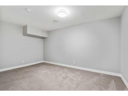 75 Chelsea Street Nw, Calgary, AB - Indoor Photo Showing Other Room