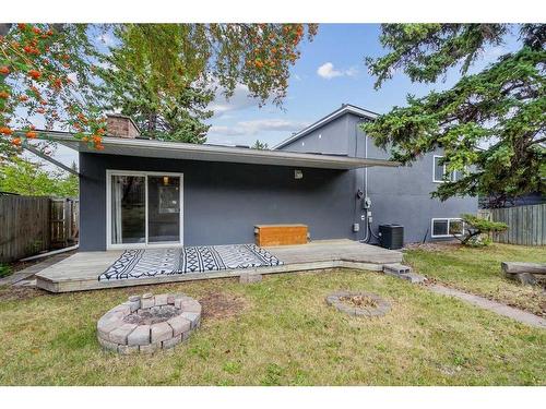 75 Chelsea Street Nw, Calgary, AB - Outdoor With Deck Patio Veranda