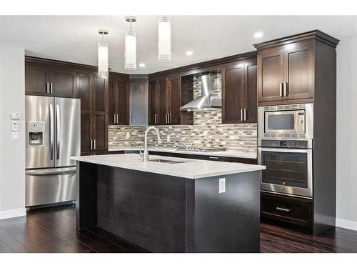 75 Chelsea Street Nw, Calgary, AB - Indoor Photo Showing Kitchen With Upgraded Kitchen