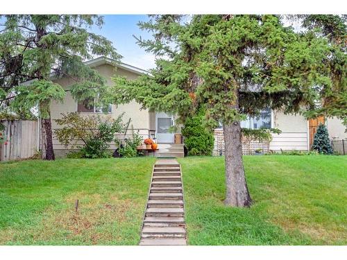 6807 Huntchester Road Ne, Calgary, AB - Outdoor