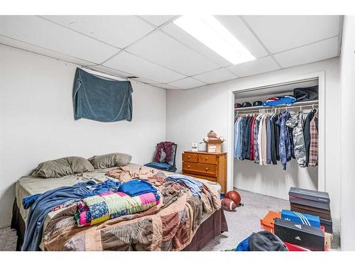 6807 Huntchester Road Ne, Calgary, AB - Indoor Photo Showing Bedroom