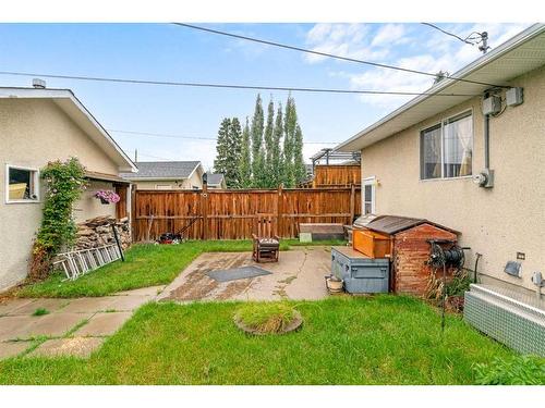 6807 Huntchester Road Ne, Calgary, AB - Outdoor