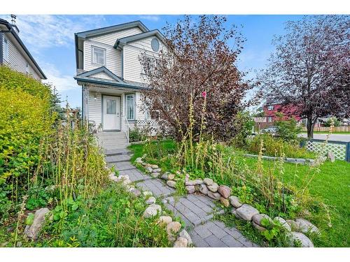 28 Taralea Gardens Ne, Calgary, AB - Outdoor