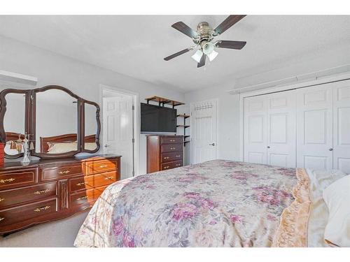 28 Taralea Gardens Ne, Calgary, AB - Indoor Photo Showing Bedroom