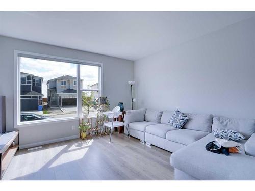 534 Corner Meadows Way Ne Meadows East, Calgary, AB - Indoor Photo Showing Living Room