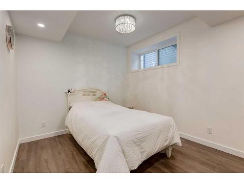 35 Nolanfield Heights Nw, Calgary, AB - Indoor Photo Showing Bedroom