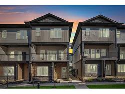 117 CORNER MEADOWS Square NE Calgary, AB T3N 2E2