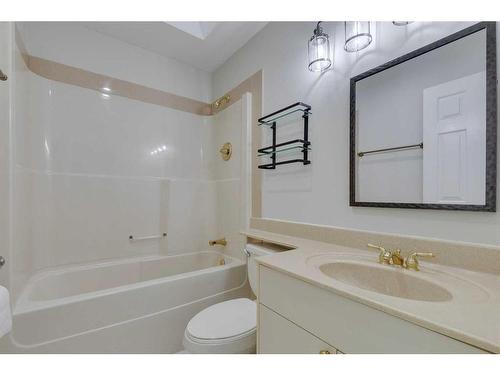 260-4037 42 Street Nw, Calgary, AB - Indoor Photo Showing Bathroom