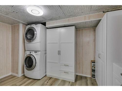 260-4037 42 Street Nw, Calgary, AB - Indoor Photo Showing Laundry Room