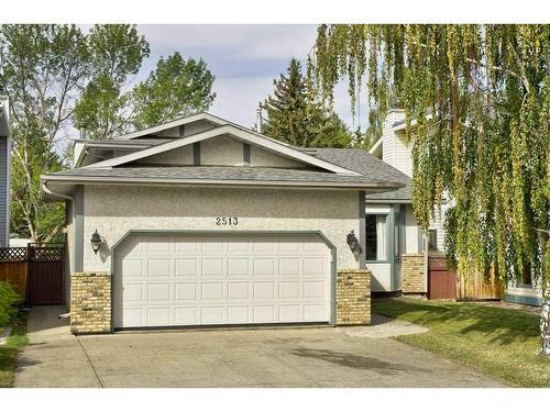 2513 Douglas Woods Link Se, Calgary, AB - Outdoor