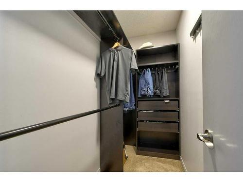 2513 Douglas Woods Link Se, Calgary, AB - Indoor With Storage