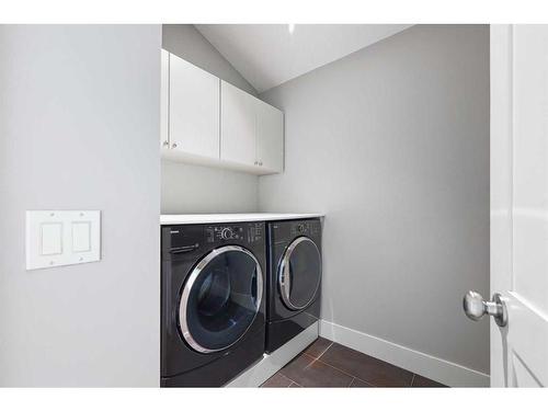 2239 29 Avenue Sw, Calgary, AB - Indoor Photo Showing Laundry Room