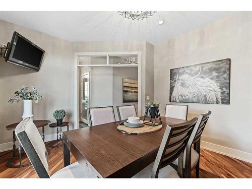 2239 29 Avenue Sw, Calgary, AB - Indoor Photo Showing Dining Room