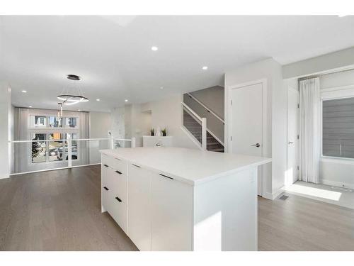 149 Magnolia Terrace Se, Calgary, AB - Indoor Photo Showing Kitchen