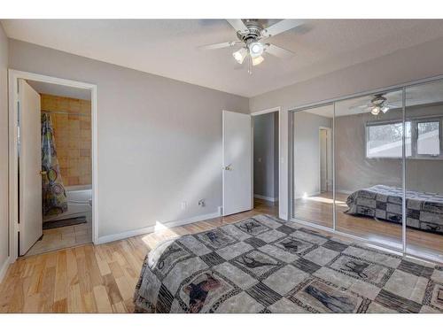 171 Bracewood Way Sw, Calgary, AB - Indoor Photo Showing Bedroom