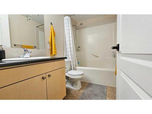 167 Woodborough Terrace Sw, Calgary, AB - Indoor Photo Showing Bathroom