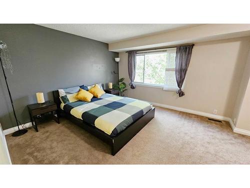 167 Woodborough Terrace Sw, Calgary, AB - Indoor Photo Showing Bedroom