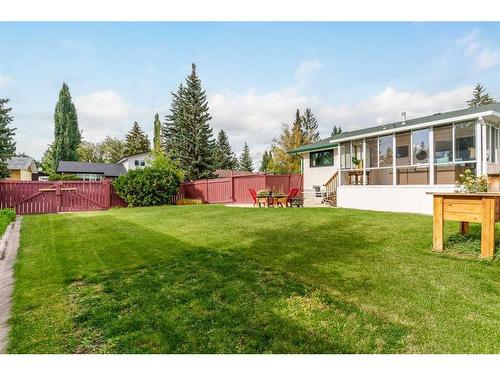 128 Oakridge Place Sw, Calgary, AB - Outdoor