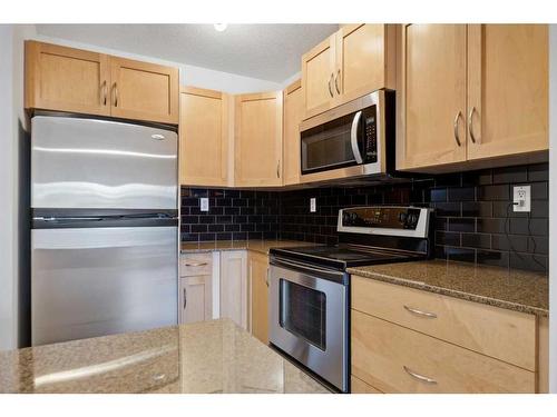 2306-5605 Henwood Street Sw, Calgary, AB - Indoor Photo Showing Kitchen