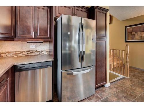 14981 5 Street Sw, Calgary, AB - Indoor Photo Showing Kitchen