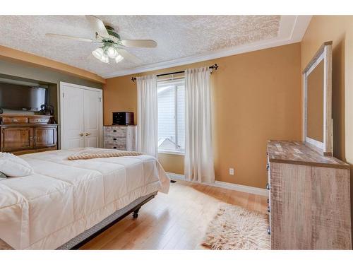 14981 5 Street Sw, Calgary, AB - Indoor Photo Showing Bedroom