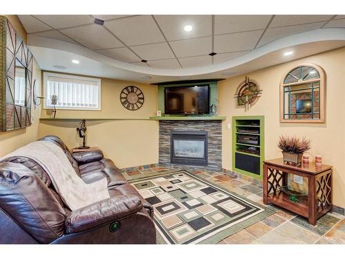 14981 5 Street Sw, Calgary, AB - Indoor With Fireplace