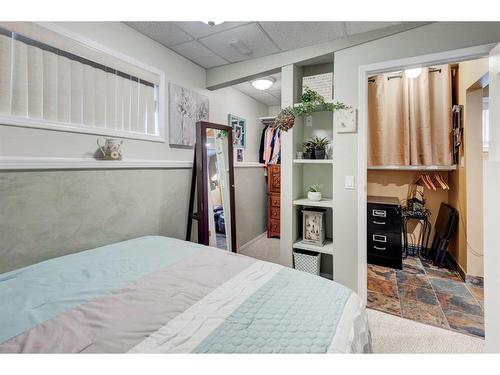 14981 5 Street Sw, Calgary, AB - Indoor Photo Showing Bedroom