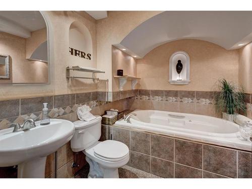 14981 5 Street Sw, Calgary, AB - Indoor Photo Showing Bathroom