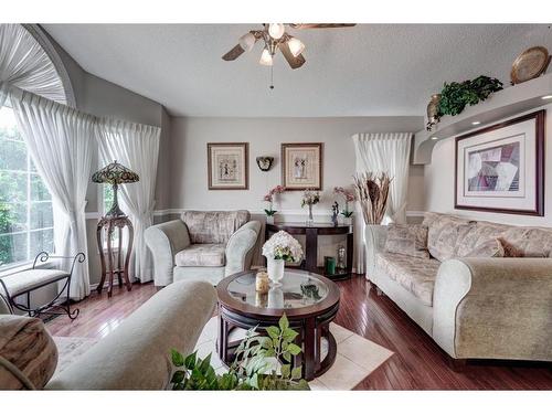 14981 5 Street Sw, Calgary, AB - Indoor Photo Showing Living Room