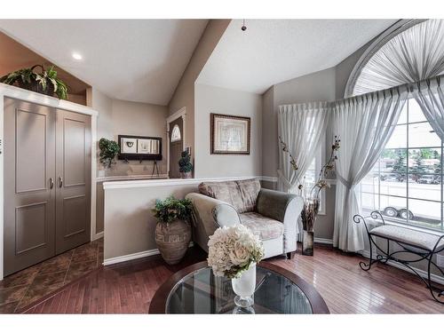 14981 5 Street Sw, Calgary, AB - Indoor Photo Showing Living Room